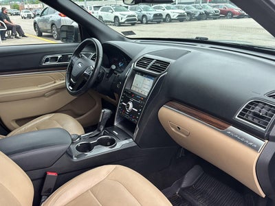 2017 Ford Explorer tan