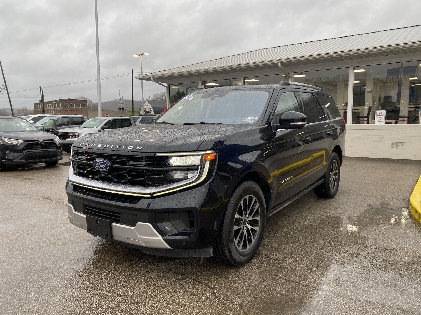 2025 Ford EXPEDITION Base