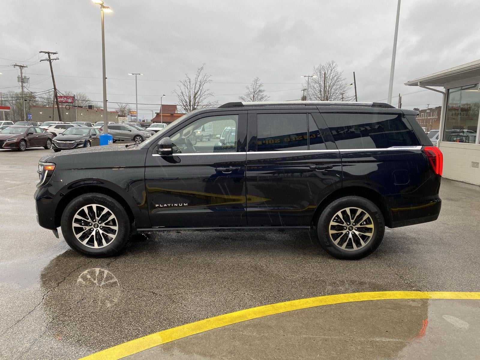 2025 Ford EXPEDITION Base