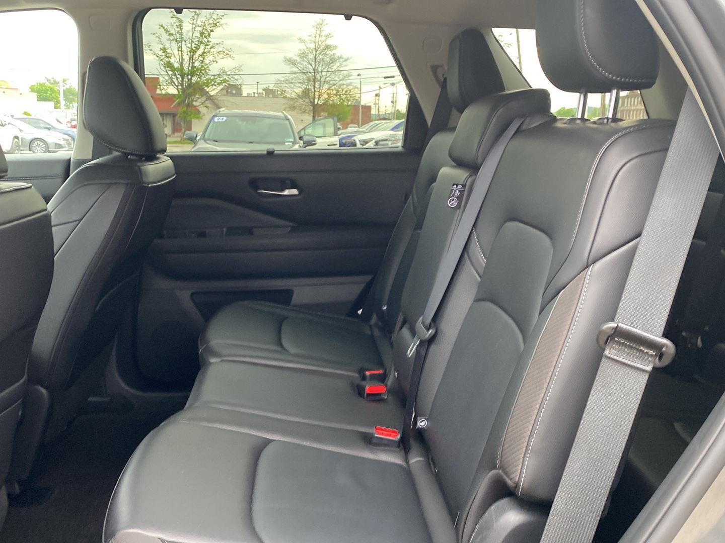 2025 Nissan Pathfinder SL