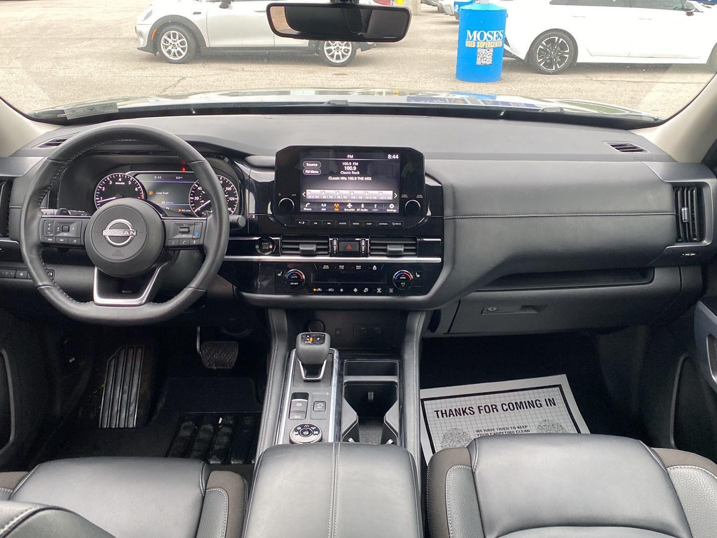 2025 Nissan Pathfinder SL