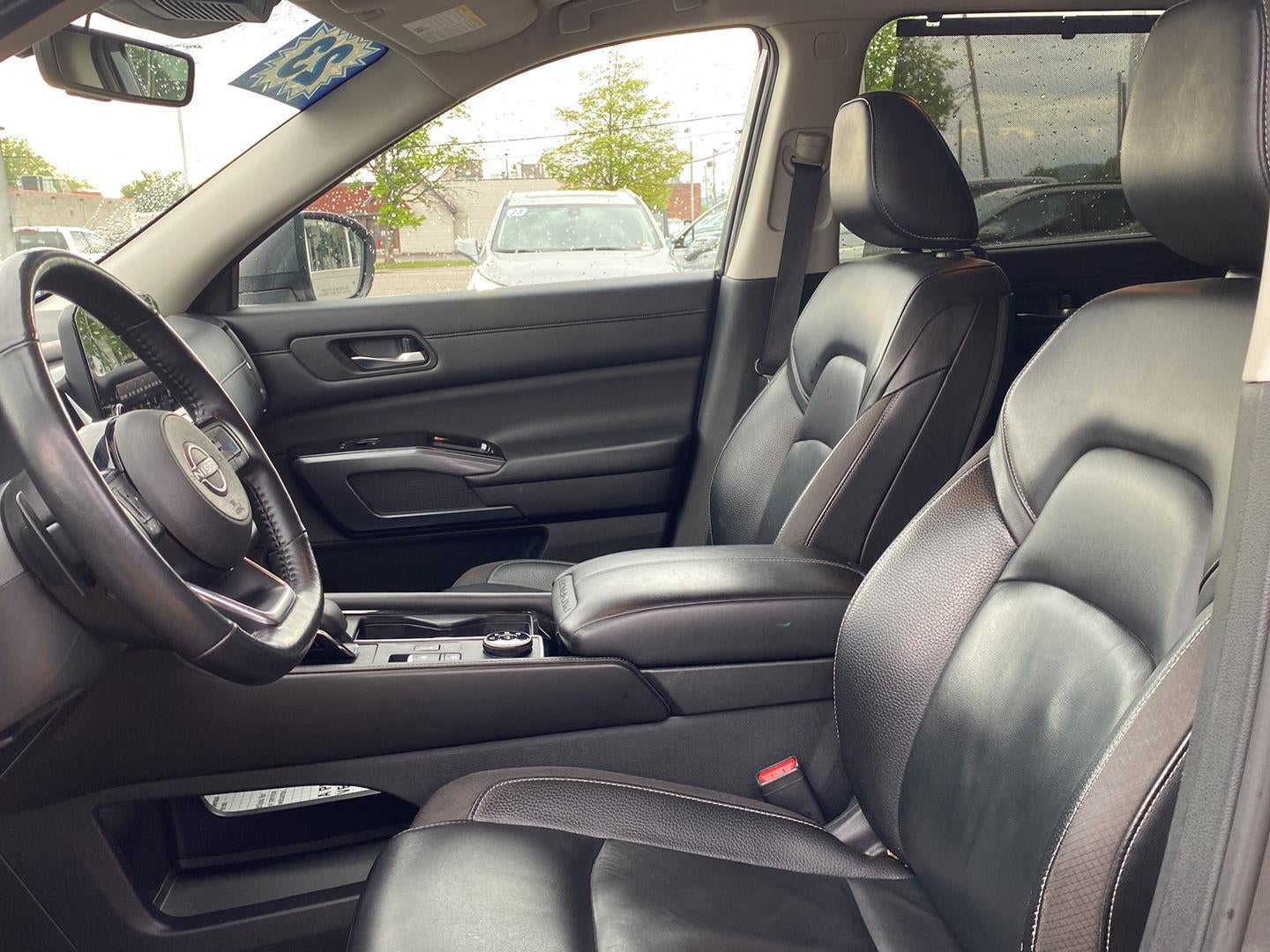 2023 Nissan Pathfinder SL