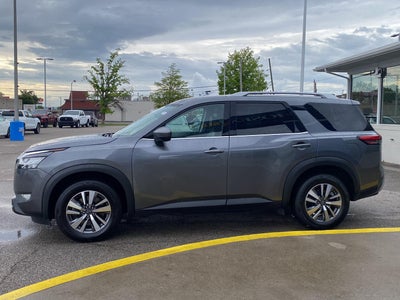 2023 Nissan Pathfinder SL