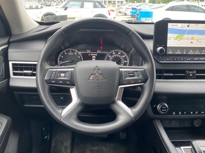 2024 Mitsubishi Outlander SE