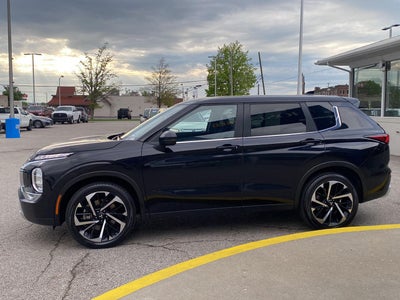 2024 Mitsubishi Outlander SE