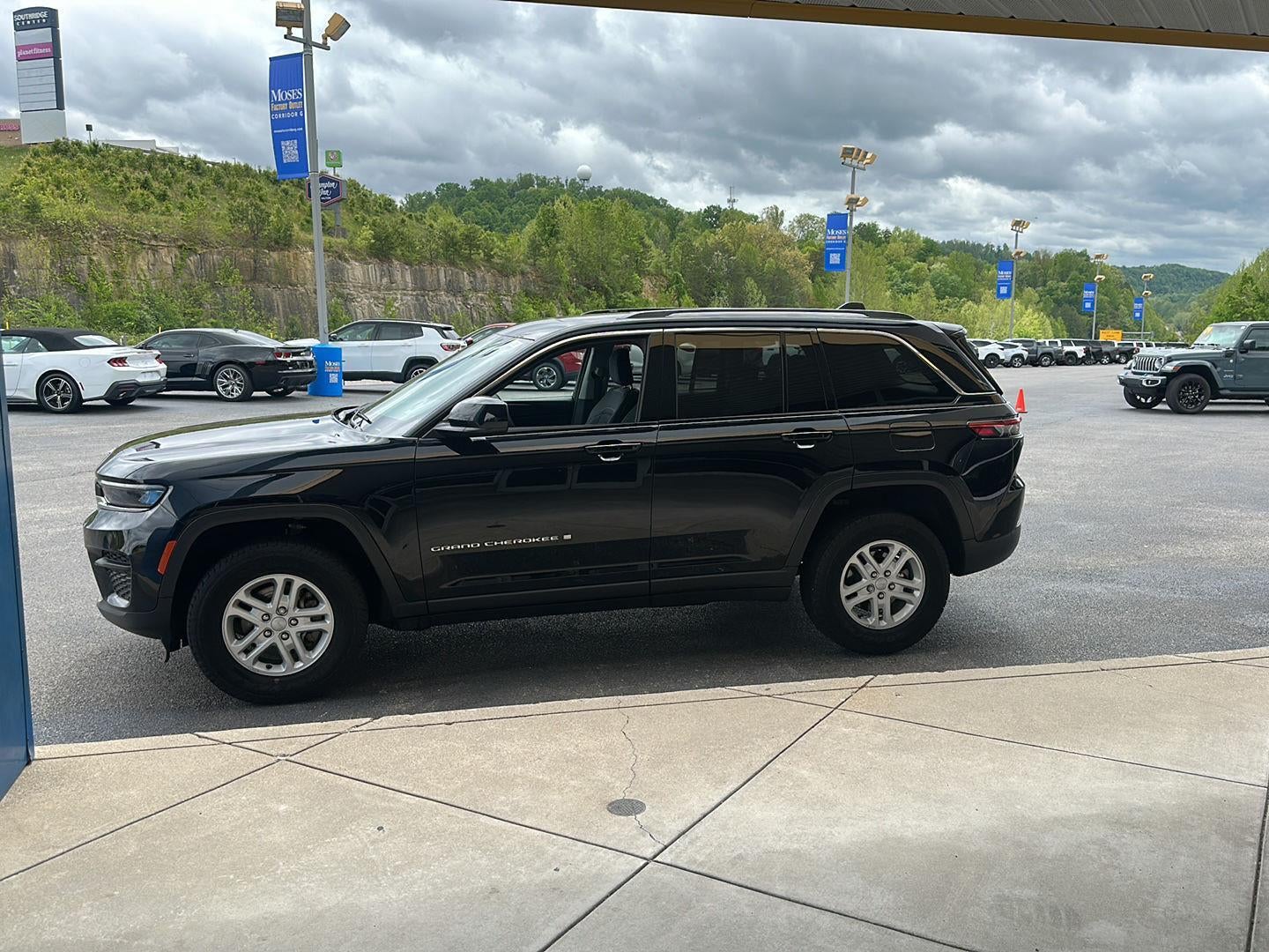 2023 Jeep Grand Cherokee Laredo