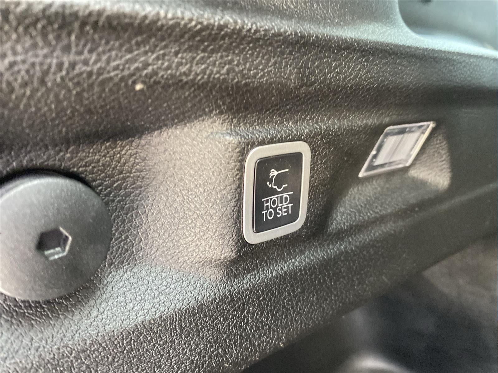 2022 Jeep Grand Cherokee L Laredo