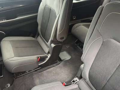 2022 Jeep Grand Cherokee L Laredo