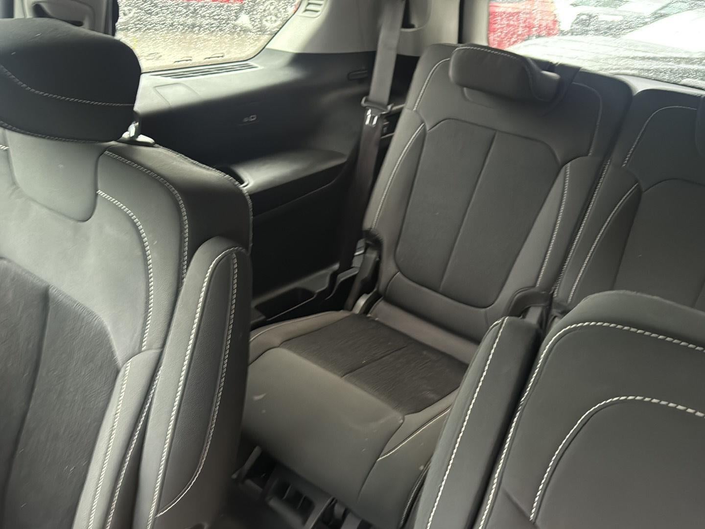 2022 Jeep Grand Cherokee L Laredo