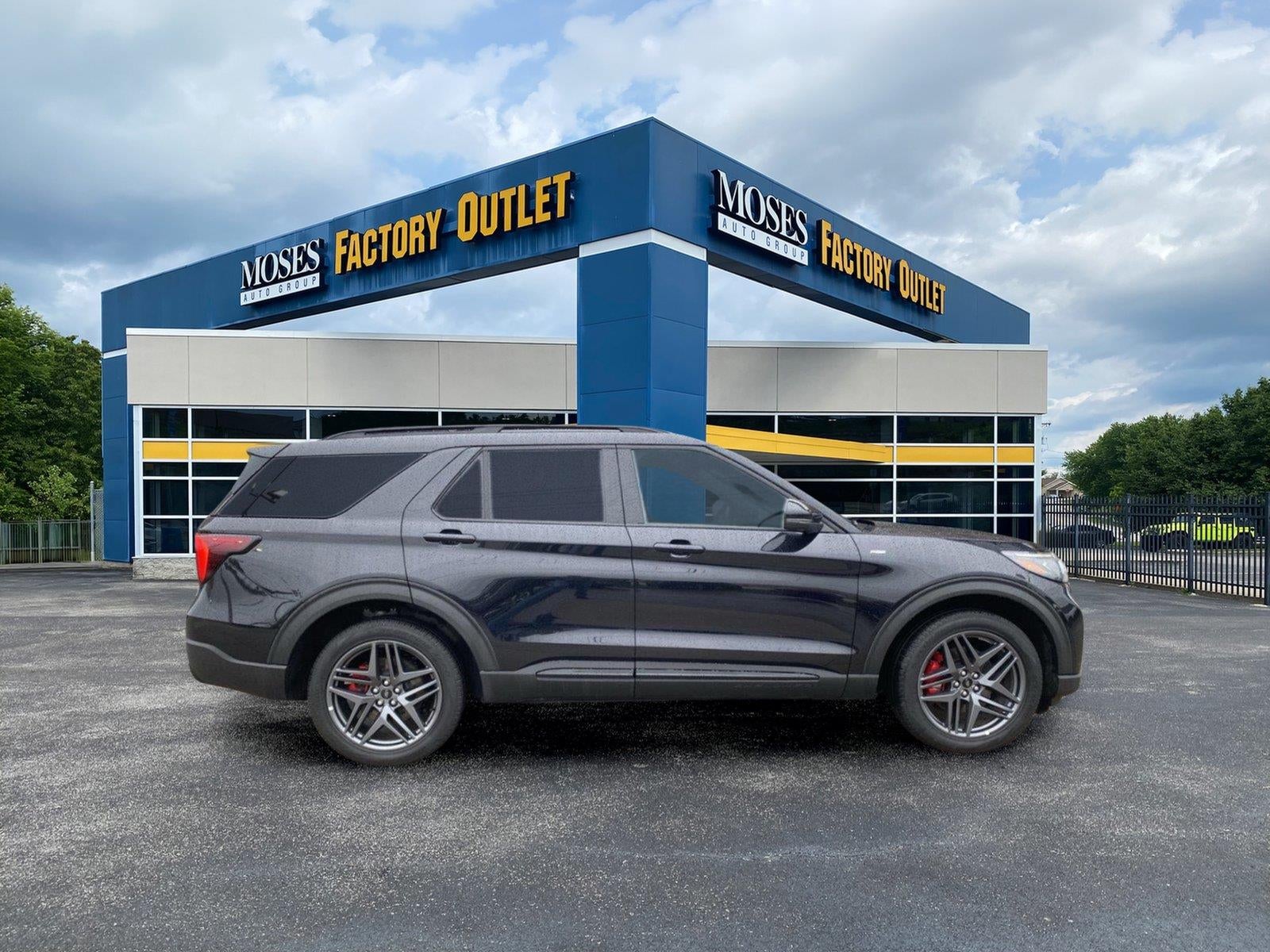 2025 Ford Explorer ST-Line