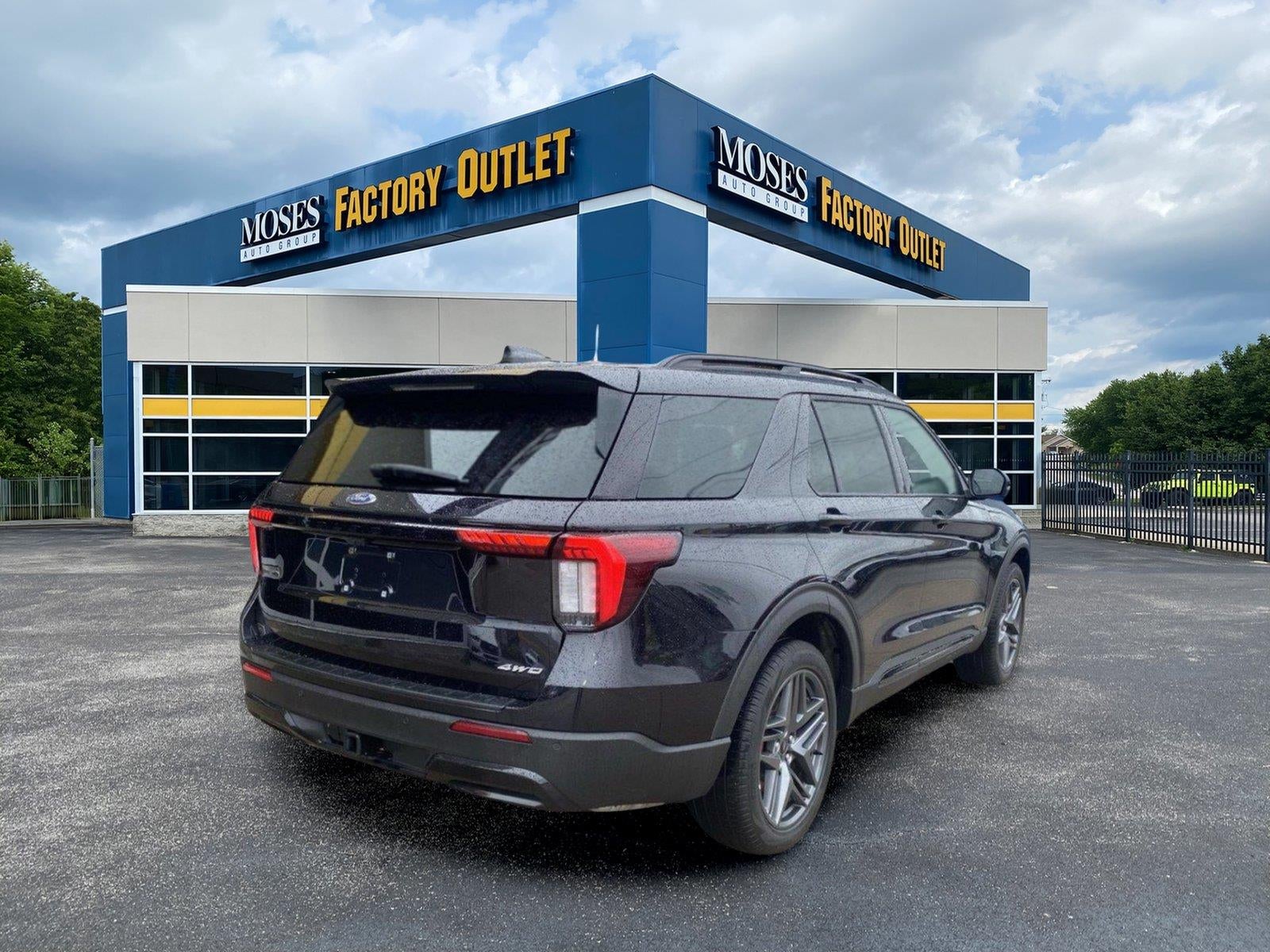 2025 Ford Explorer ST-Line