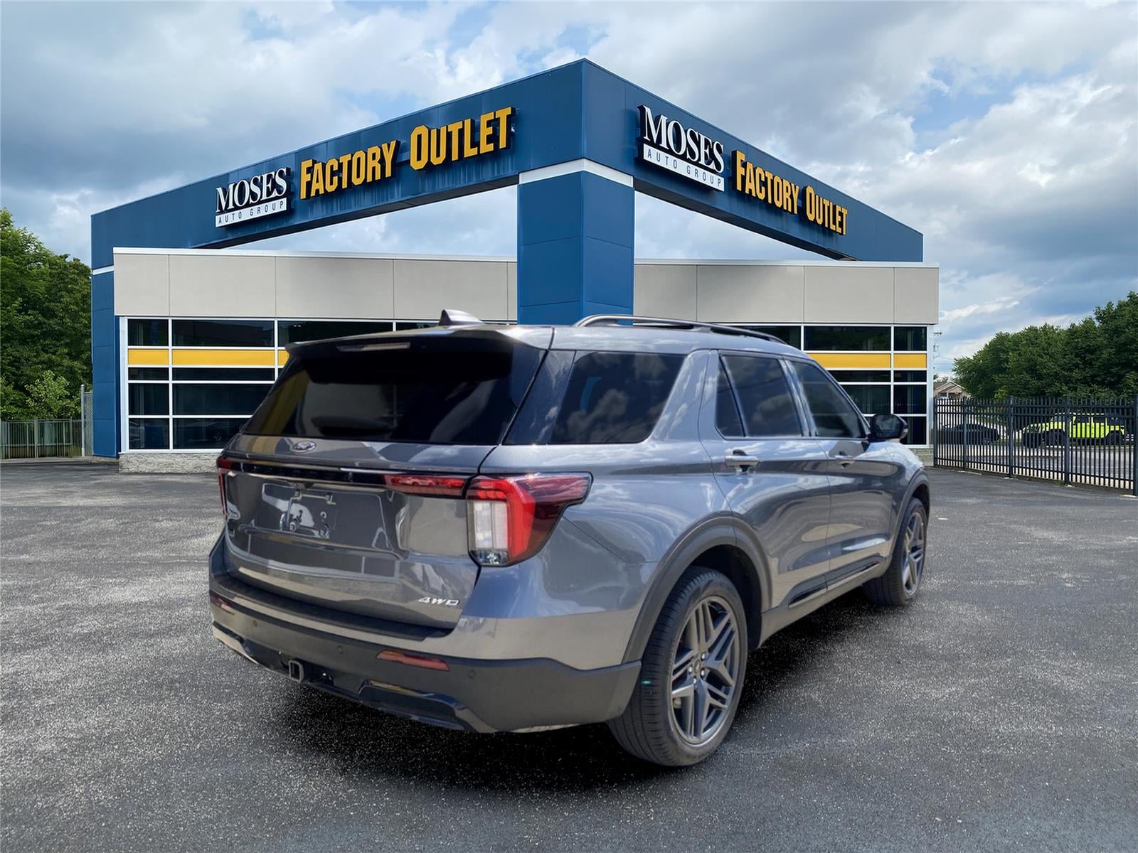 2025 Ford Explorer ST-Line