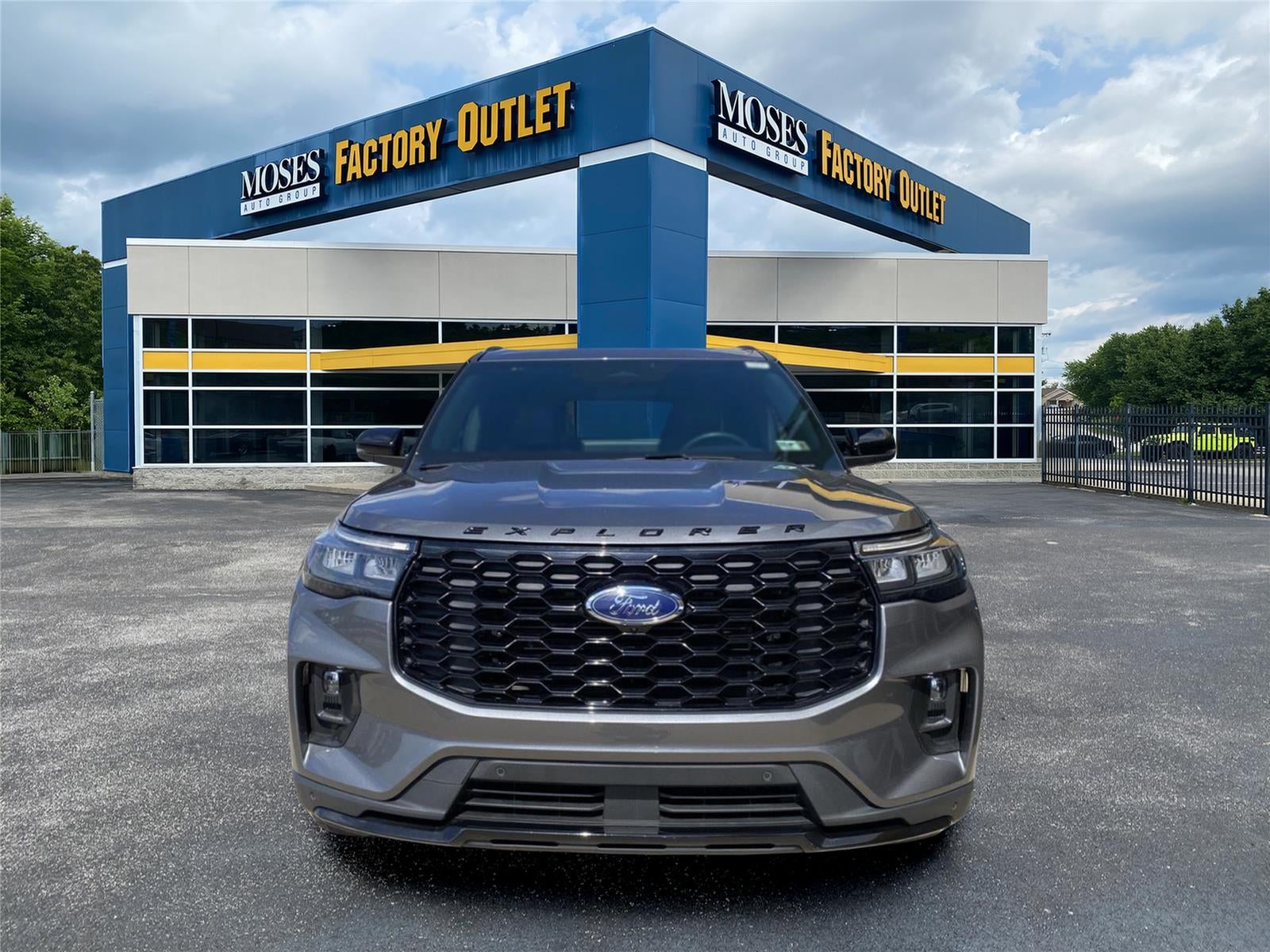 2025 Ford Explorer ST-Line
