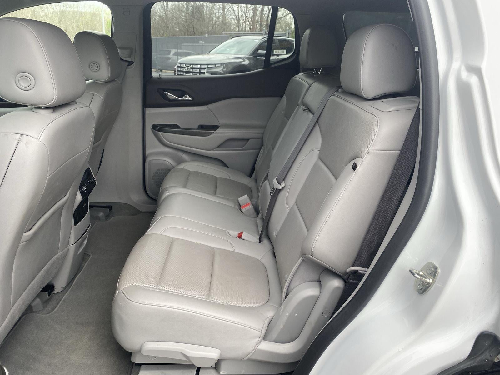 2023 GMC Acadia SLT