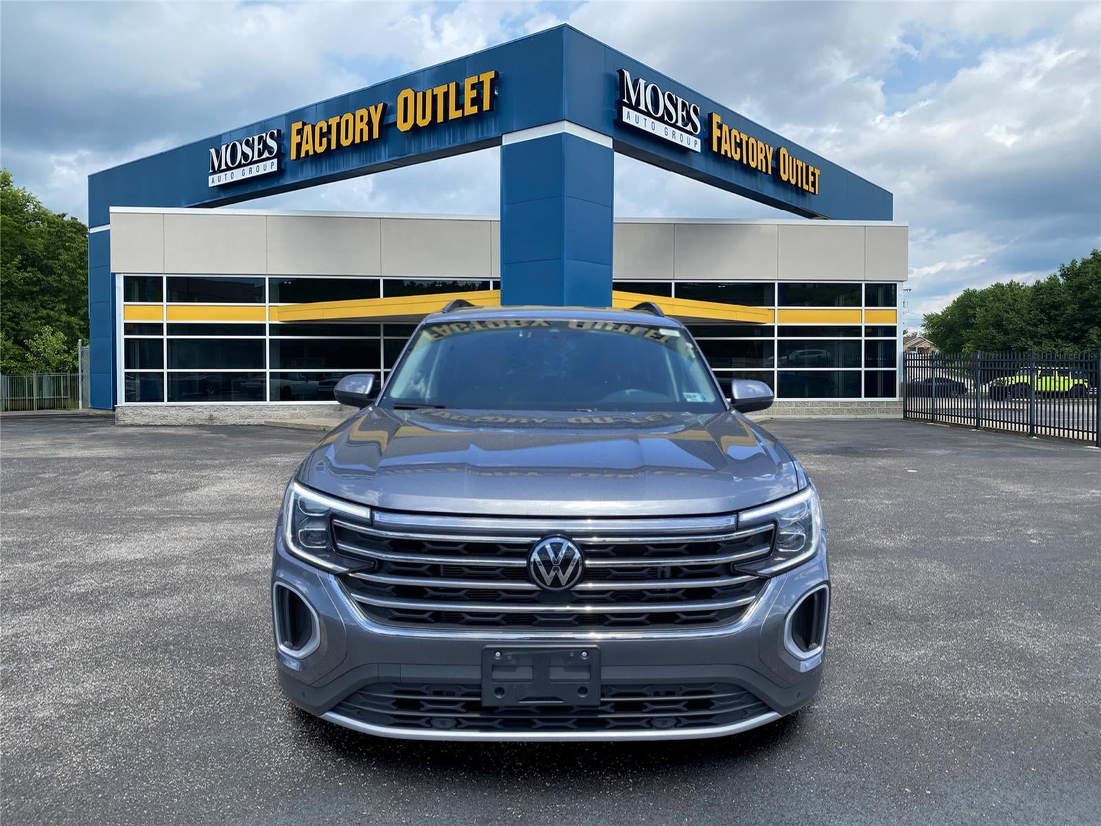 2025 Volkswagen Atlas 2.0T SE w/Technology