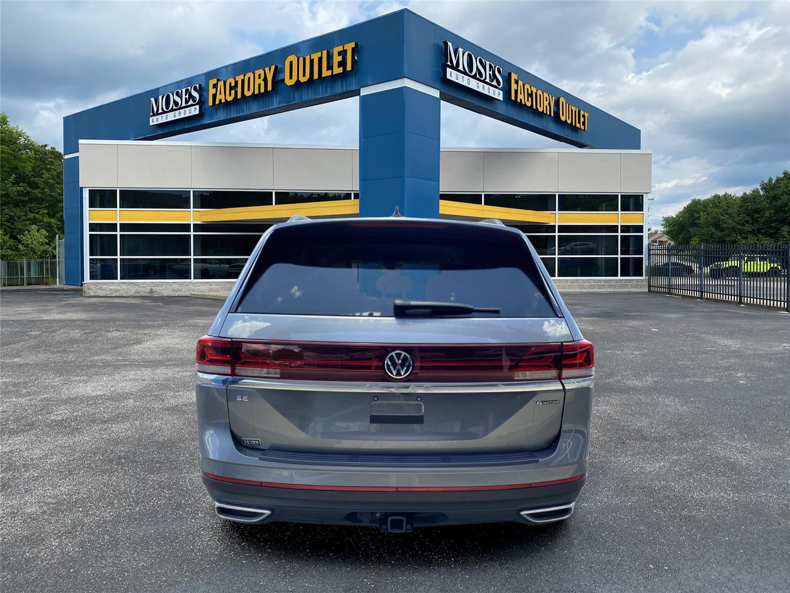 2025 Volkswagen Atlas 2.0T SE w/Technology