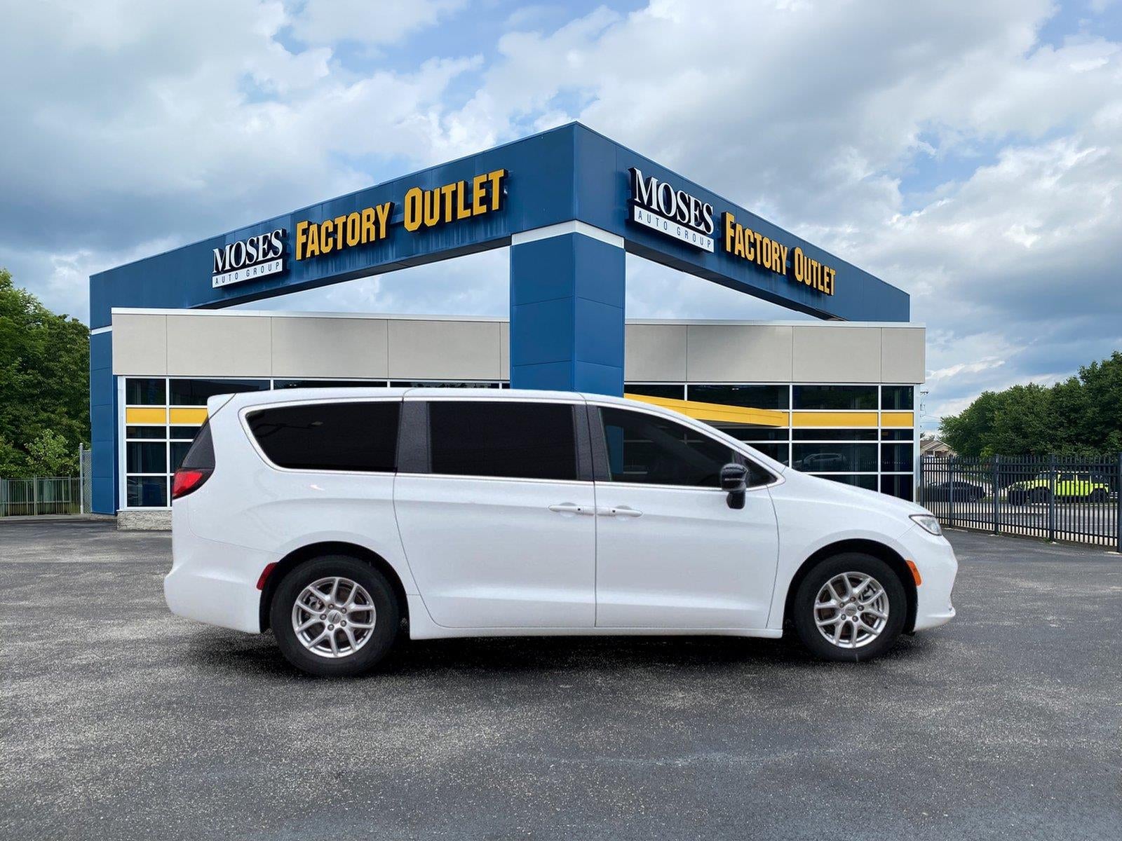2024 Chrysler Pacifica Touring L