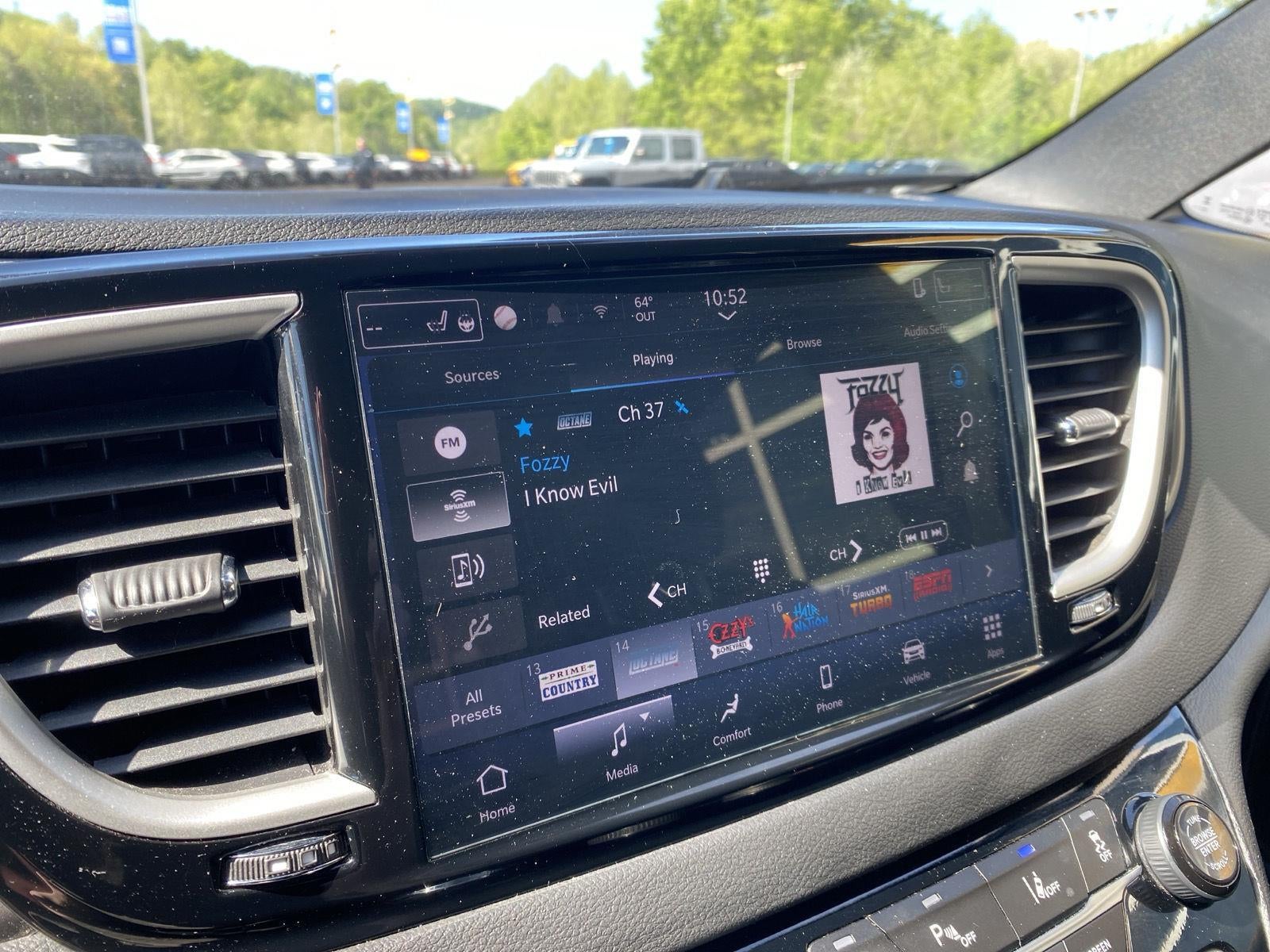 2025 Chrysler Pacifica Select