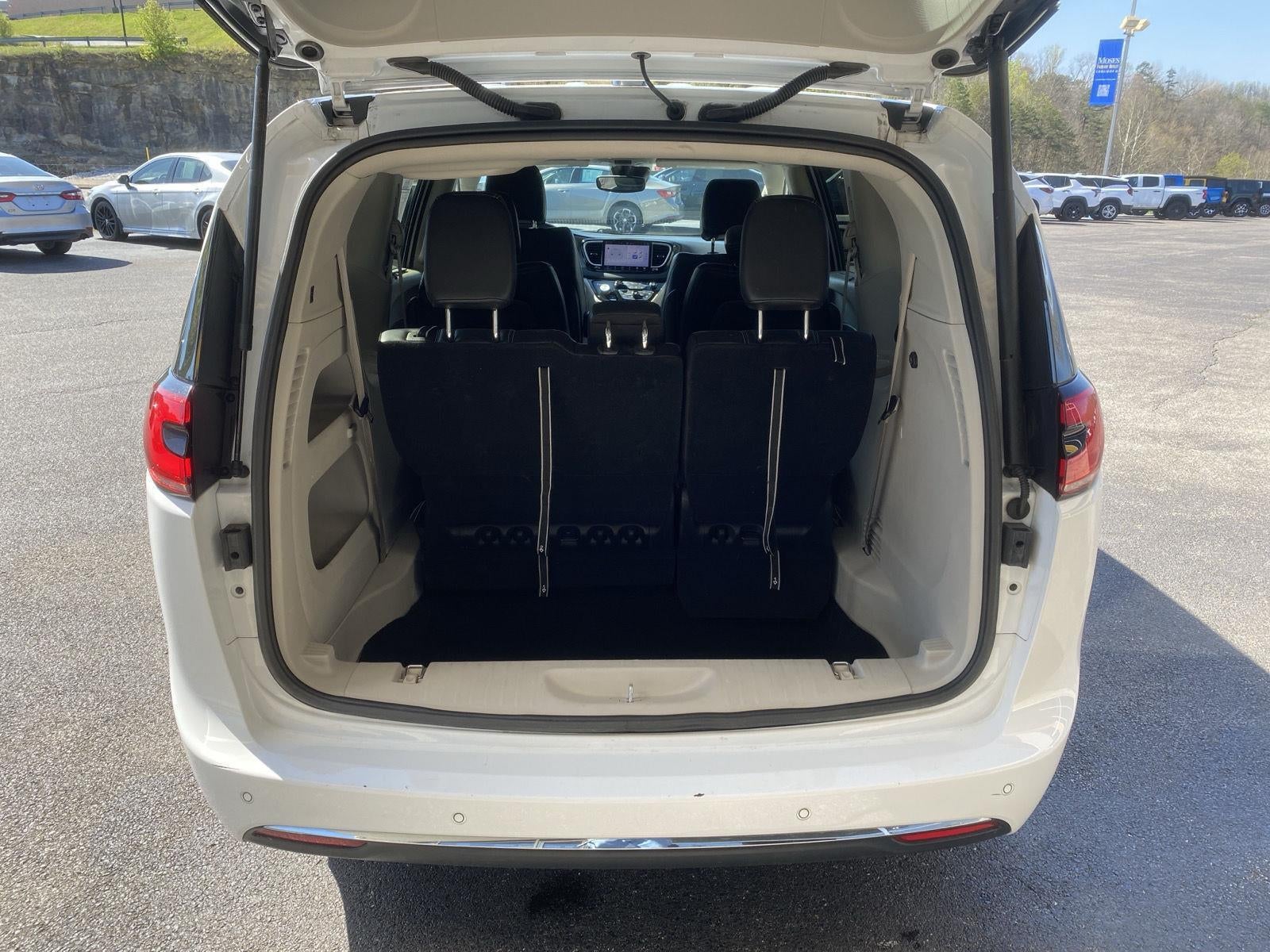 2024 Chrysler Pacifica Touring L