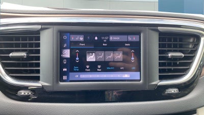 2024 Chrysler Voyager LX