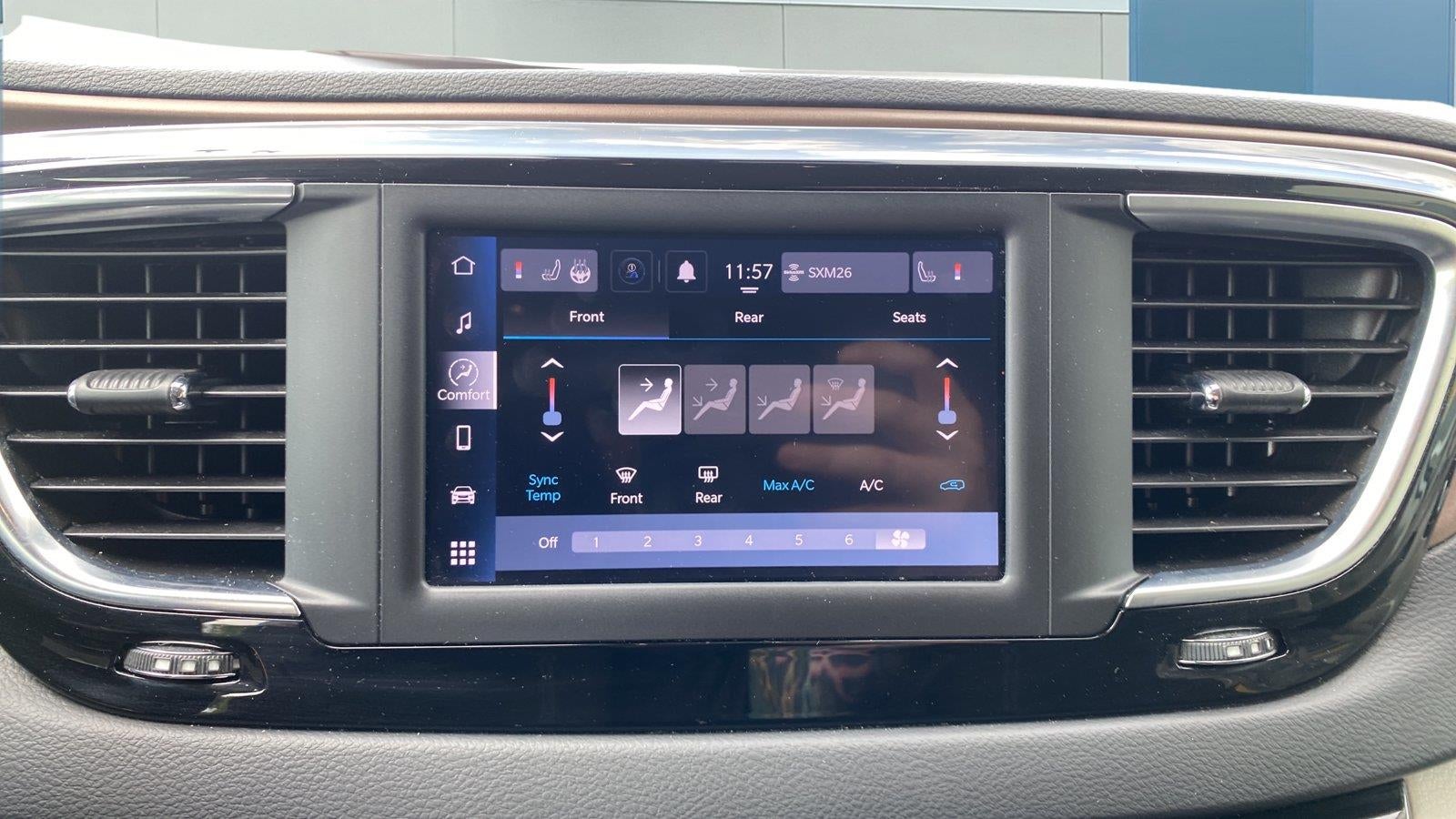 2024 Chrysler Voyager LX