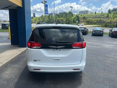 2024 Chrysler Voyager LX