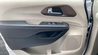 2024 Chrysler Voyager LX