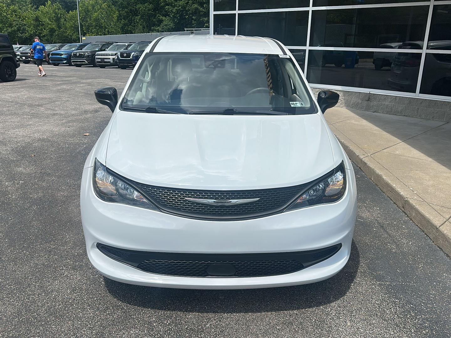 2024 Chrysler Voyager LX