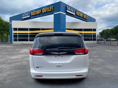 2024 Chrysler Voyager LX