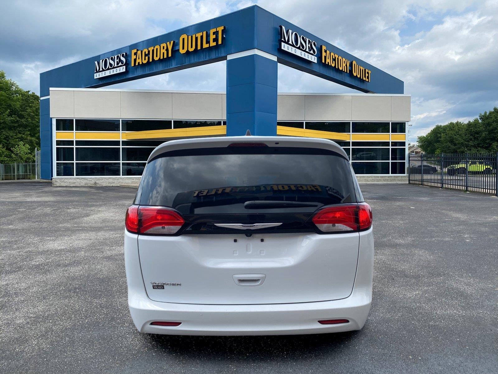 2024 Chrysler Voyager LX