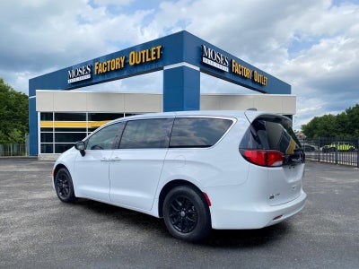 2024 Chrysler Voyager LX