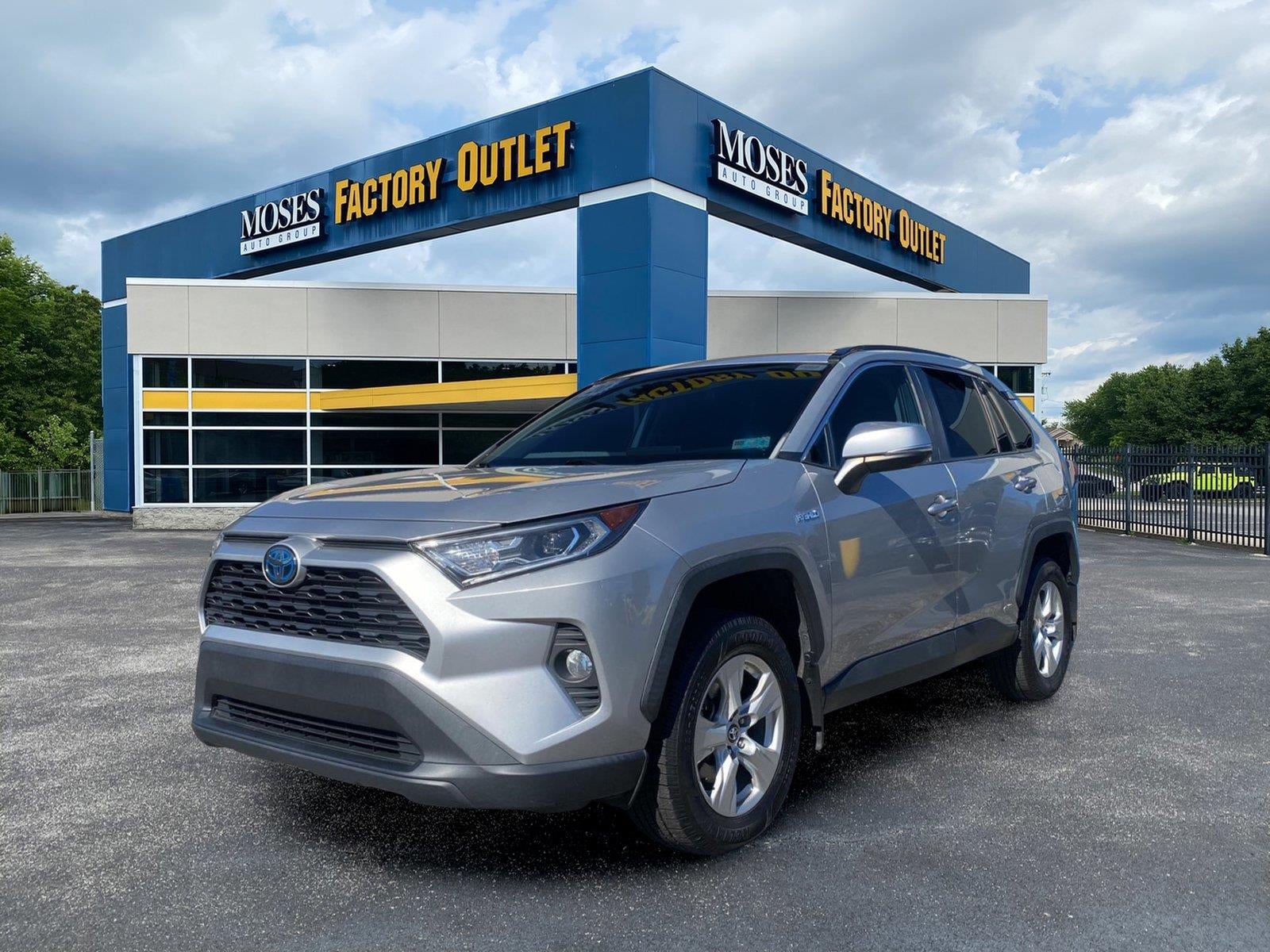 2020 Toyota RAV4 Hybrid XLE