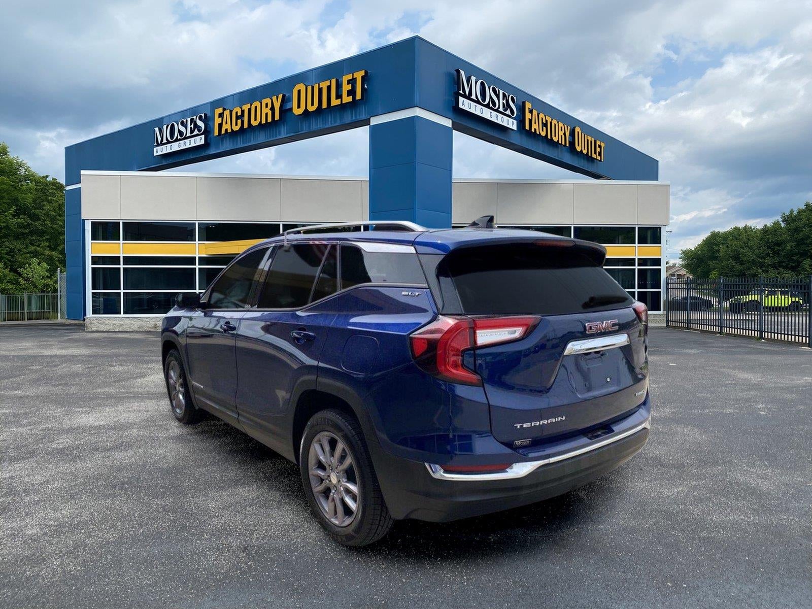 2023 GMC Terrain SLT