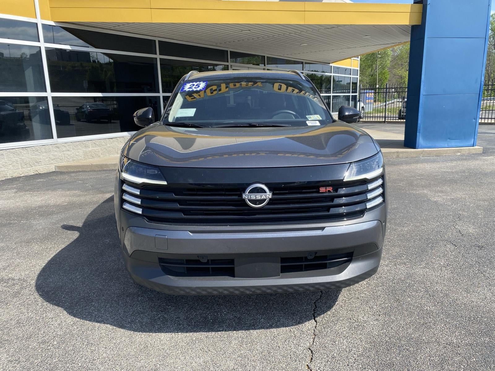 2025 Nissan Kicks SR