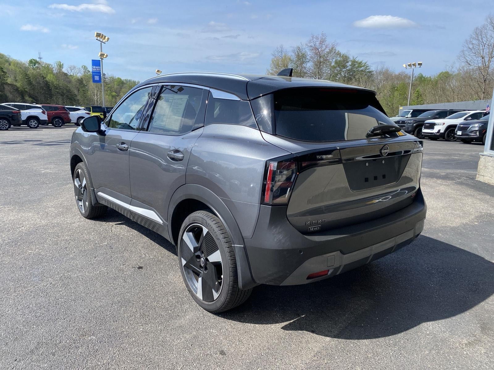 2025 Nissan Kicks SR
