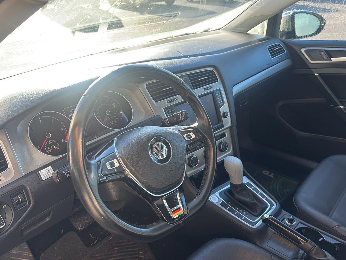 2015 Volkswagen Golf SportWagen TDI S