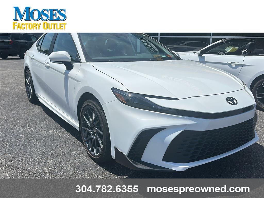 2025 Toyota Camry SE AWD Hybrid's photo
