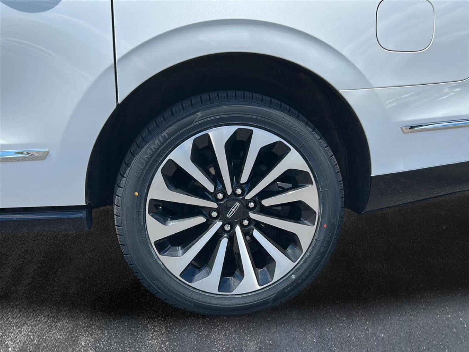 2023 Lincoln Navigator L Reserve