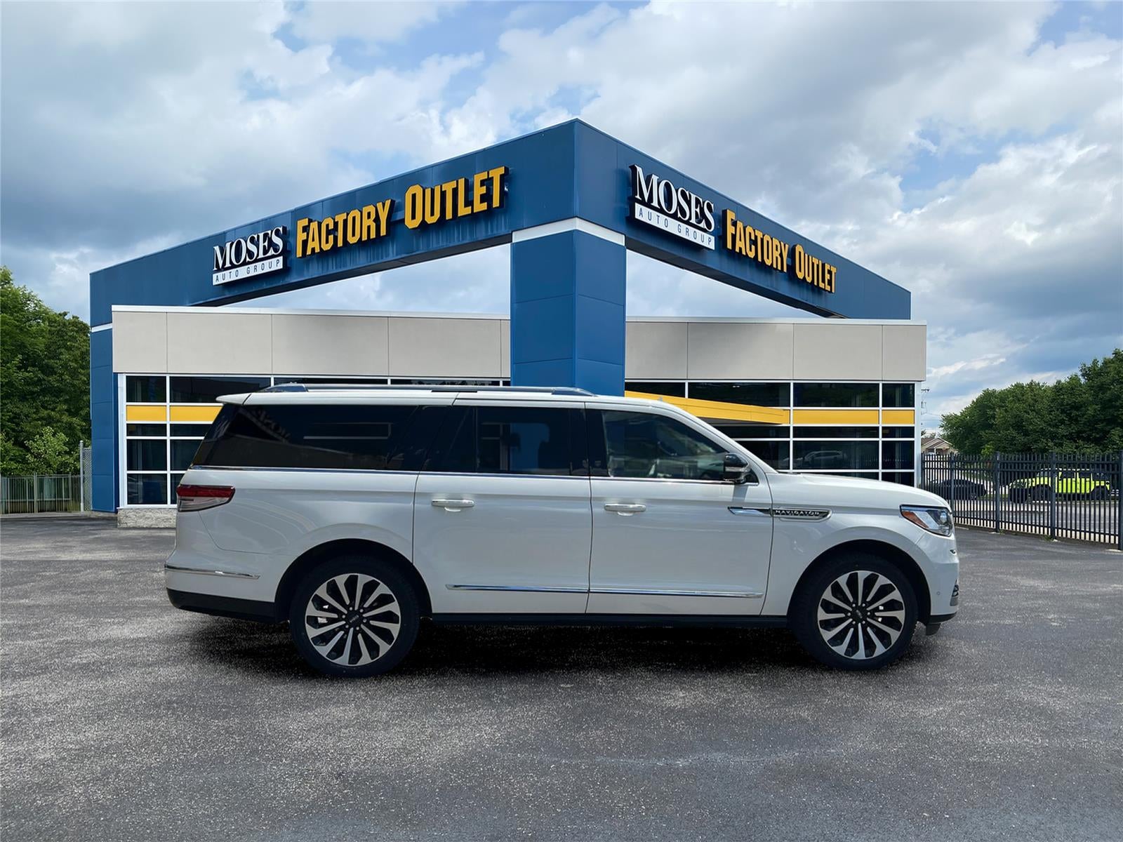2023 Lincoln Navigator L Reserve