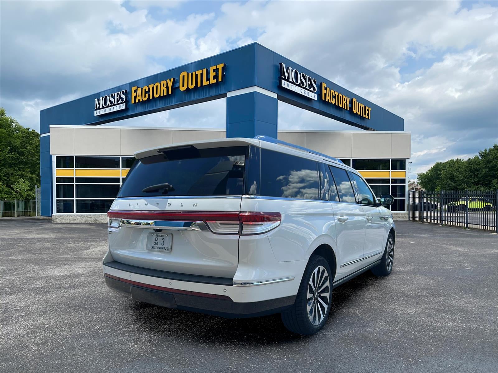 2023 Lincoln Navigator L Reserve