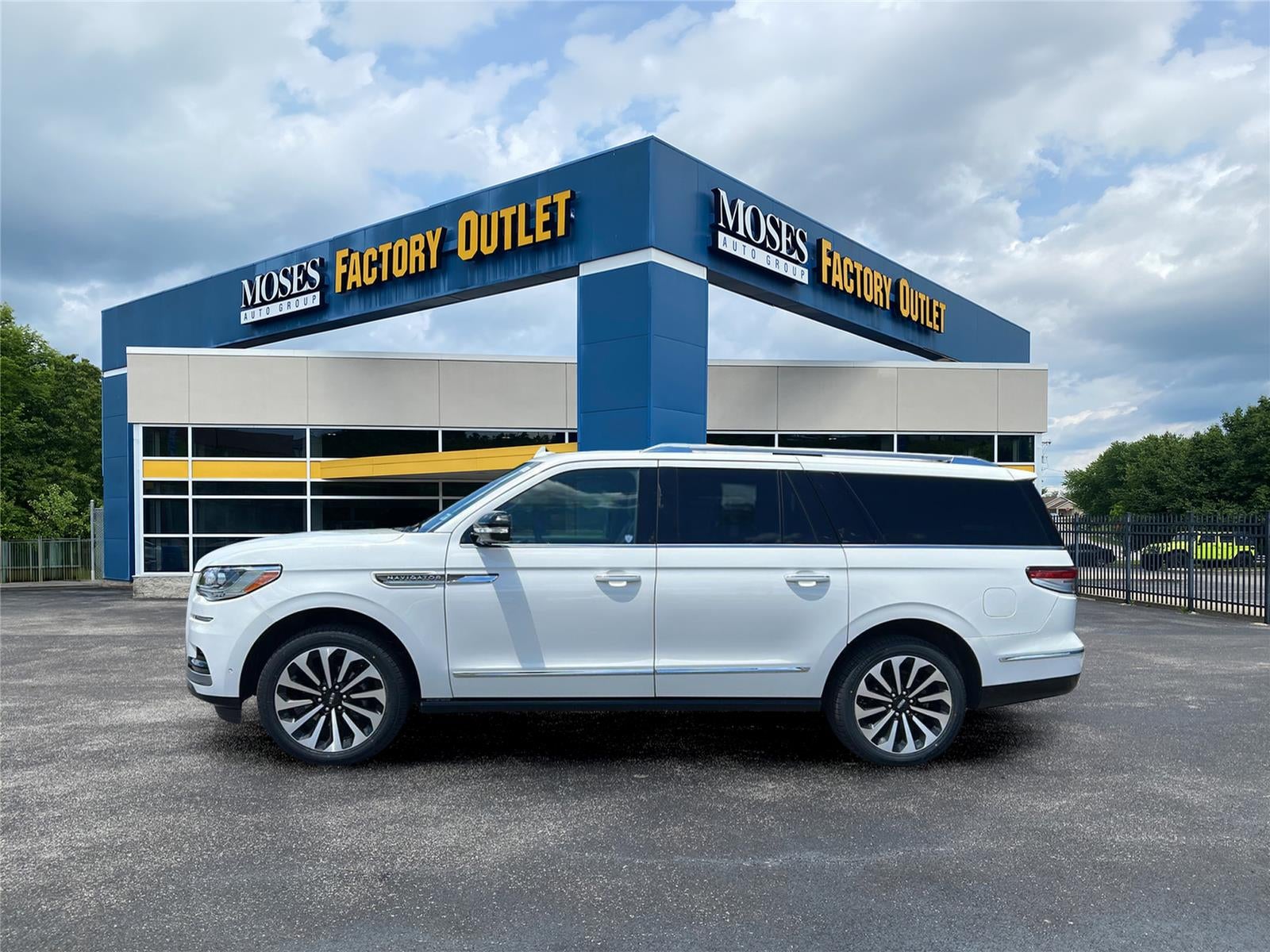 2023 Lincoln Navigator L Reserve
