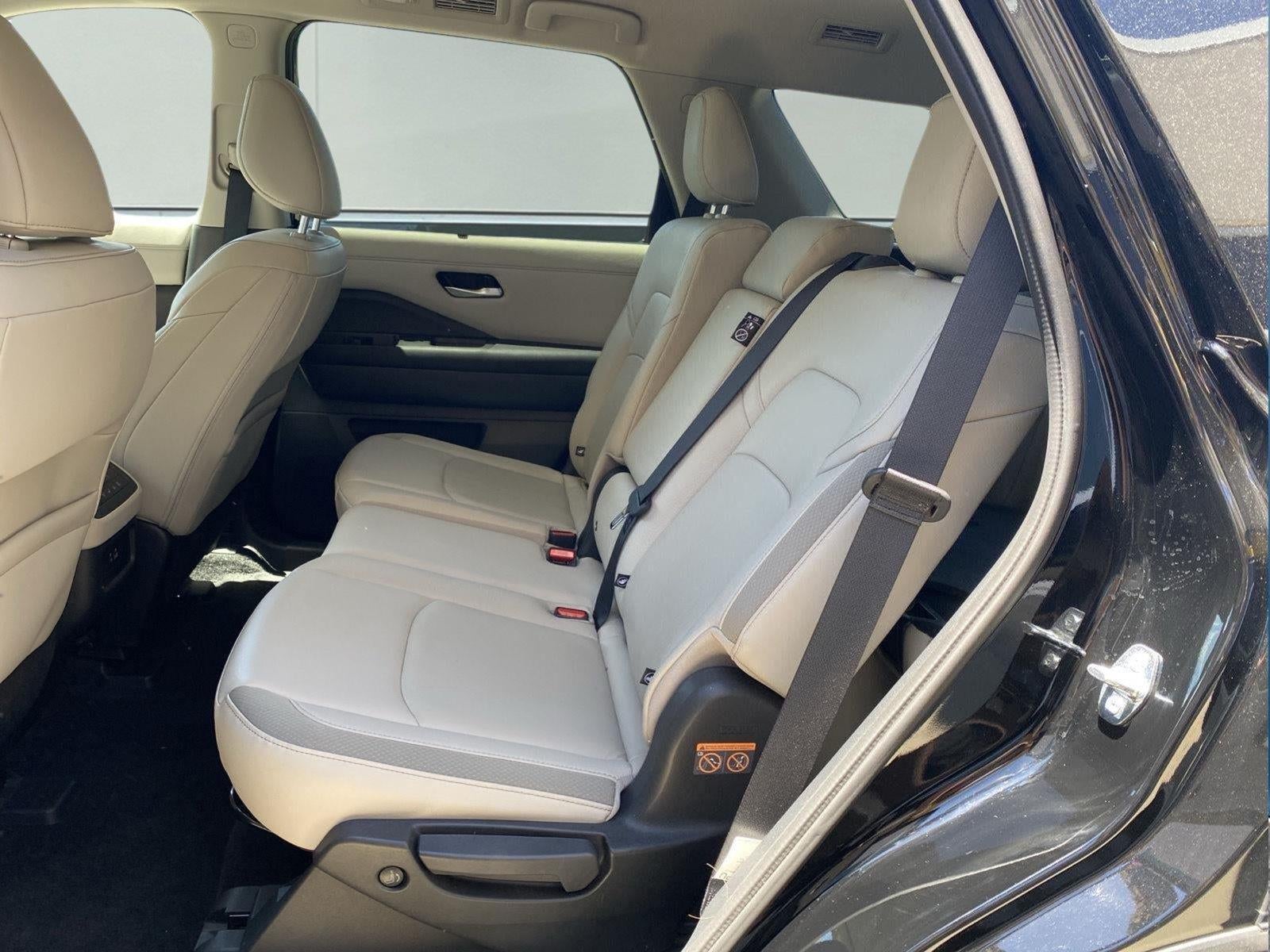 2024 Nissan Pathfinder SL