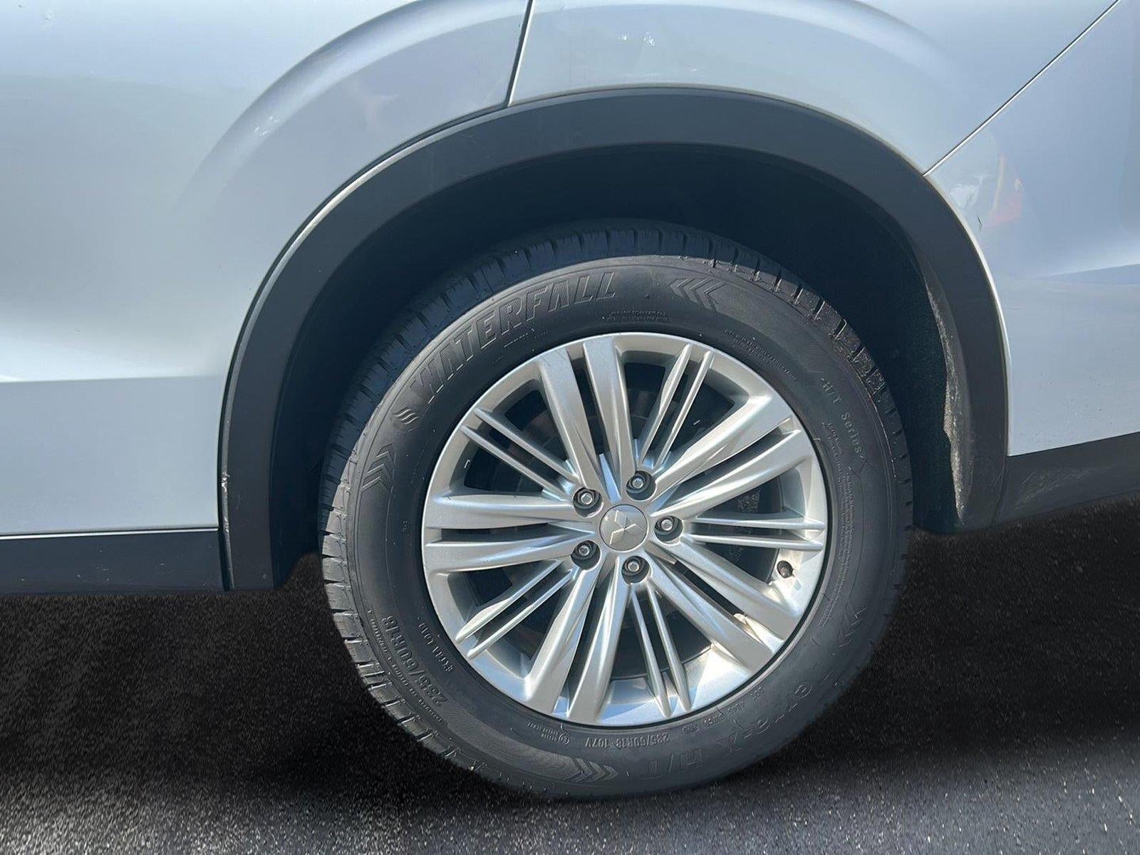 2022 Mitsubishi Outlander ES