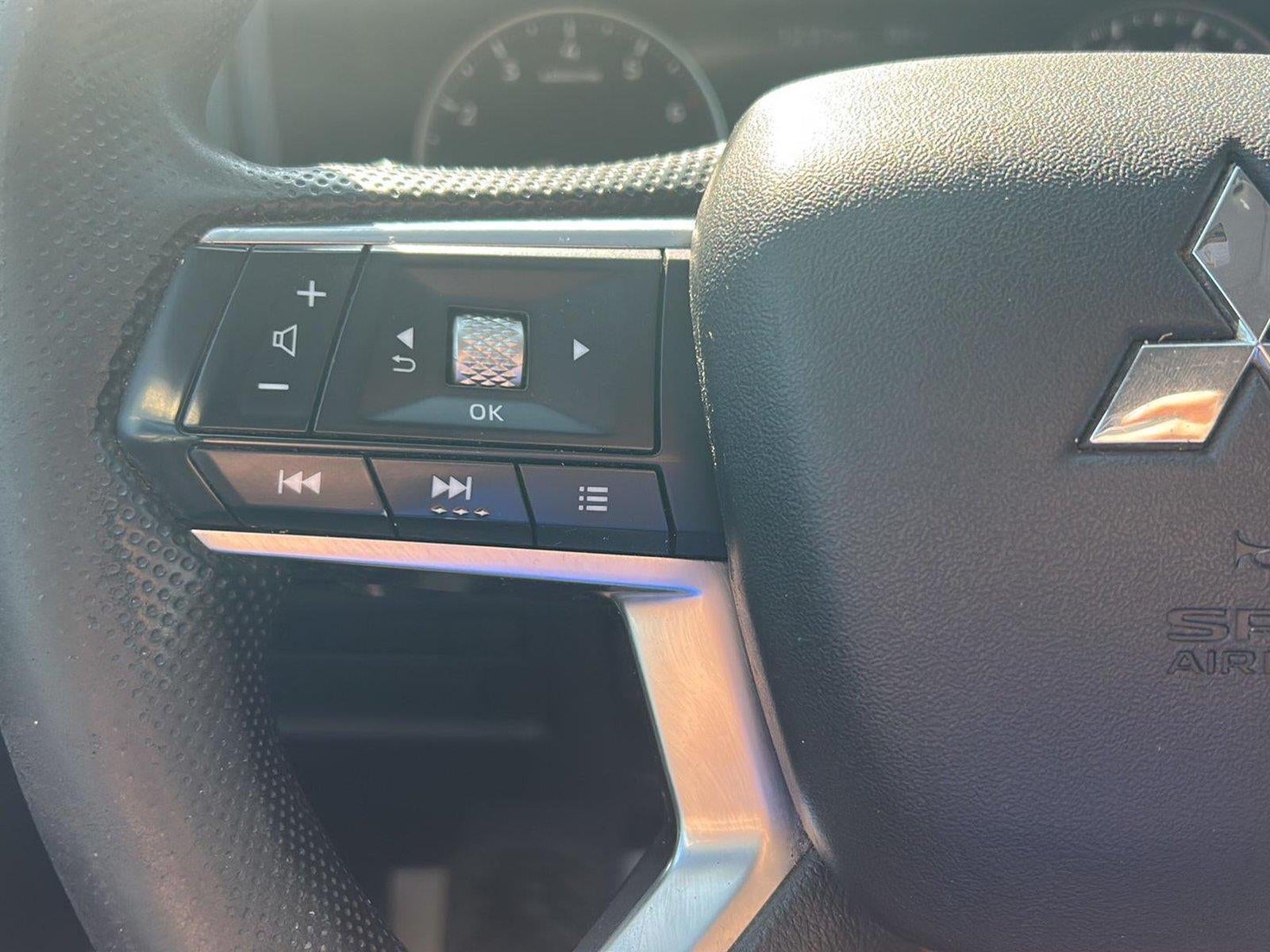 2022 Mitsubishi Outlander ES