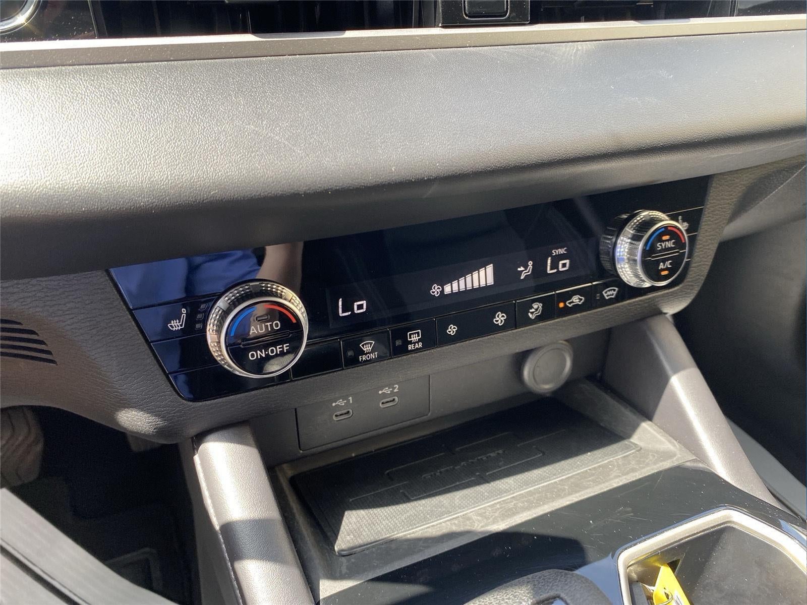 2025 Mitsubishi Outlander ES