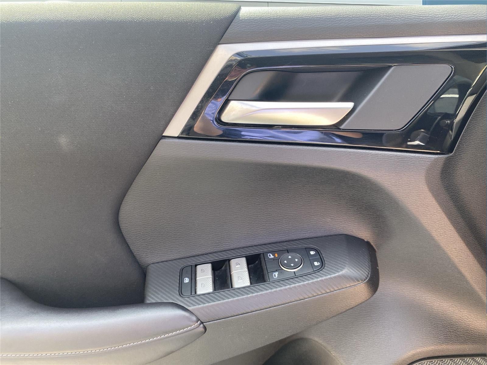 2025 Mitsubishi Outlander ES