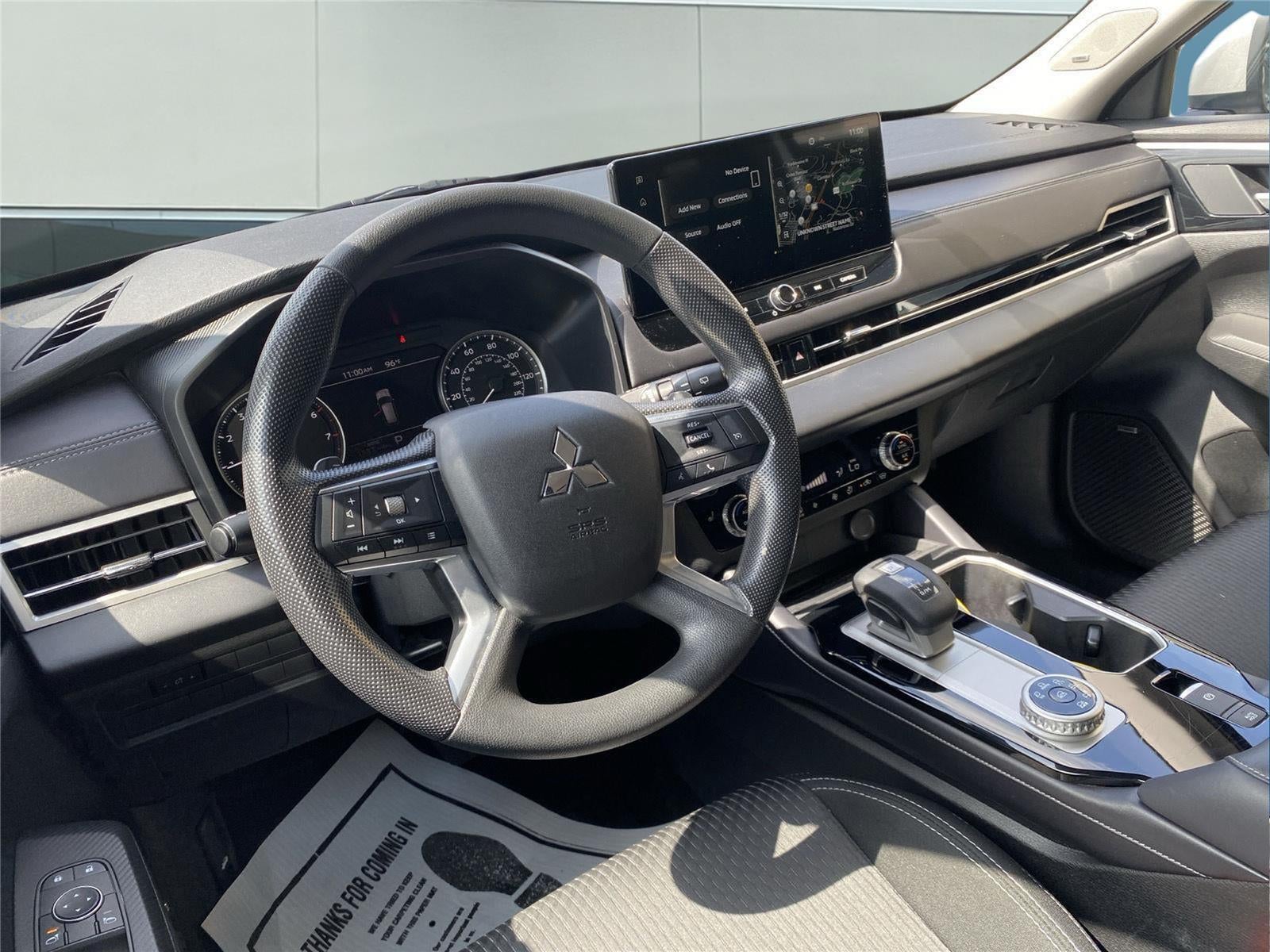 2025 Mitsubishi Outlander ES